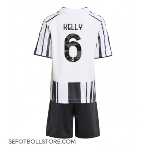 Juventus Lloyd Kelly #6 Replika babykläder Hemmaställ Barn 2025-26 Kortärmad (+ korta byxor)